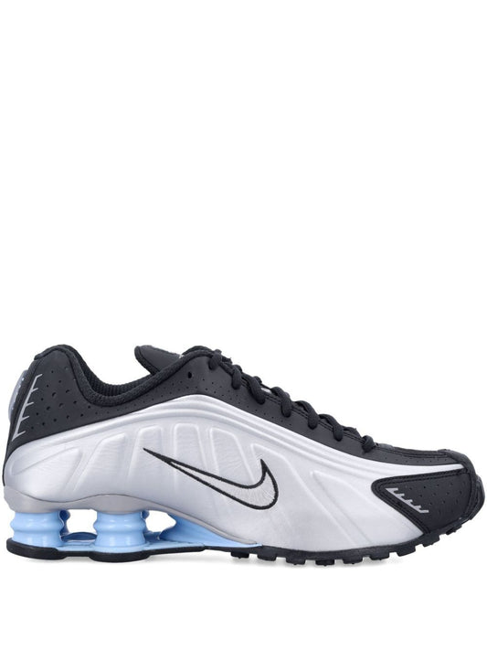 NIKE SHOX R4