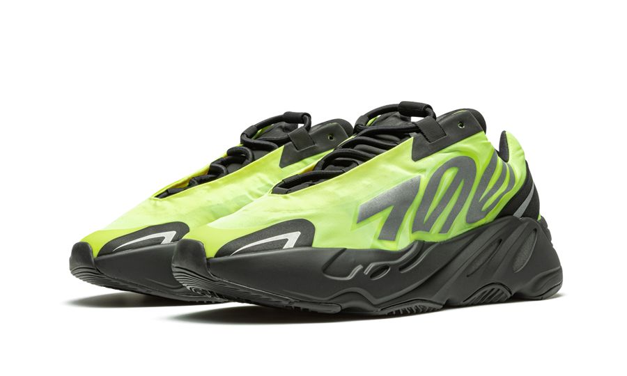 YEEZY 700