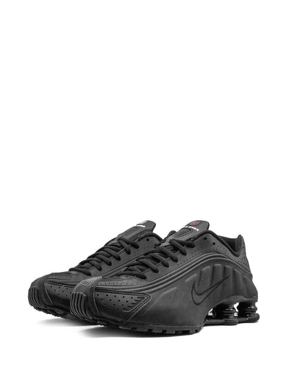 NIKE SHOX R4